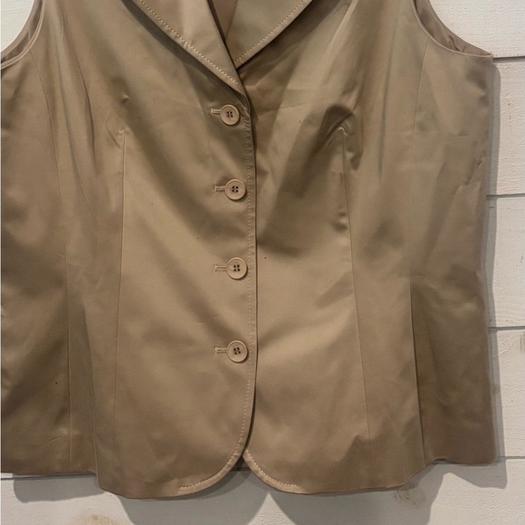 Talbots Tan Sleeveless Button-Down Vest in size 16. Great condition! - Picture 5 of 11